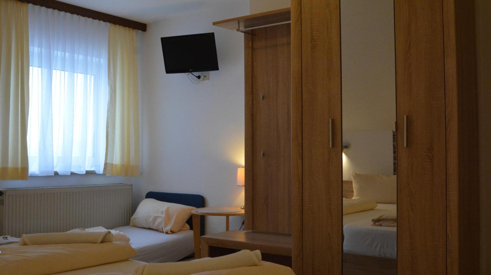 Hotel-Gasthof Zur Rose Weißenhorn Szoba fotó
