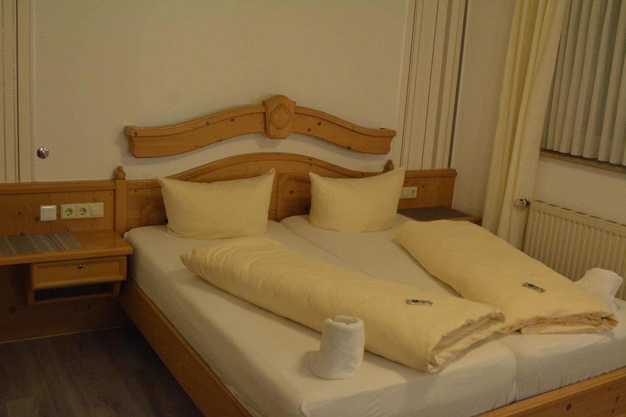 Hotel-Gasthof Zur Rose Weißenhorn Szoba fotó