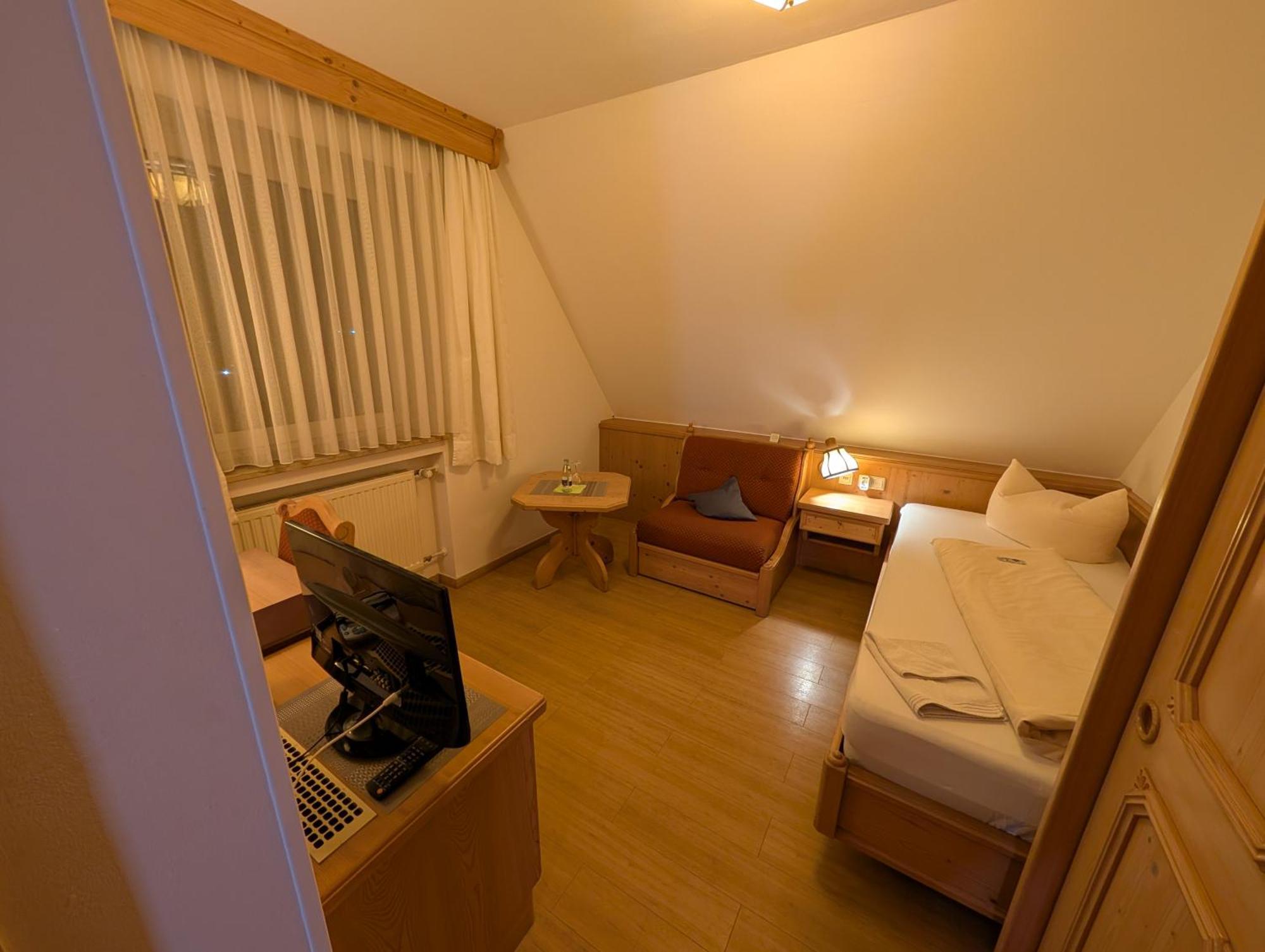 Hotel-Gasthof Zur Rose Weißenhorn Szoba fotó