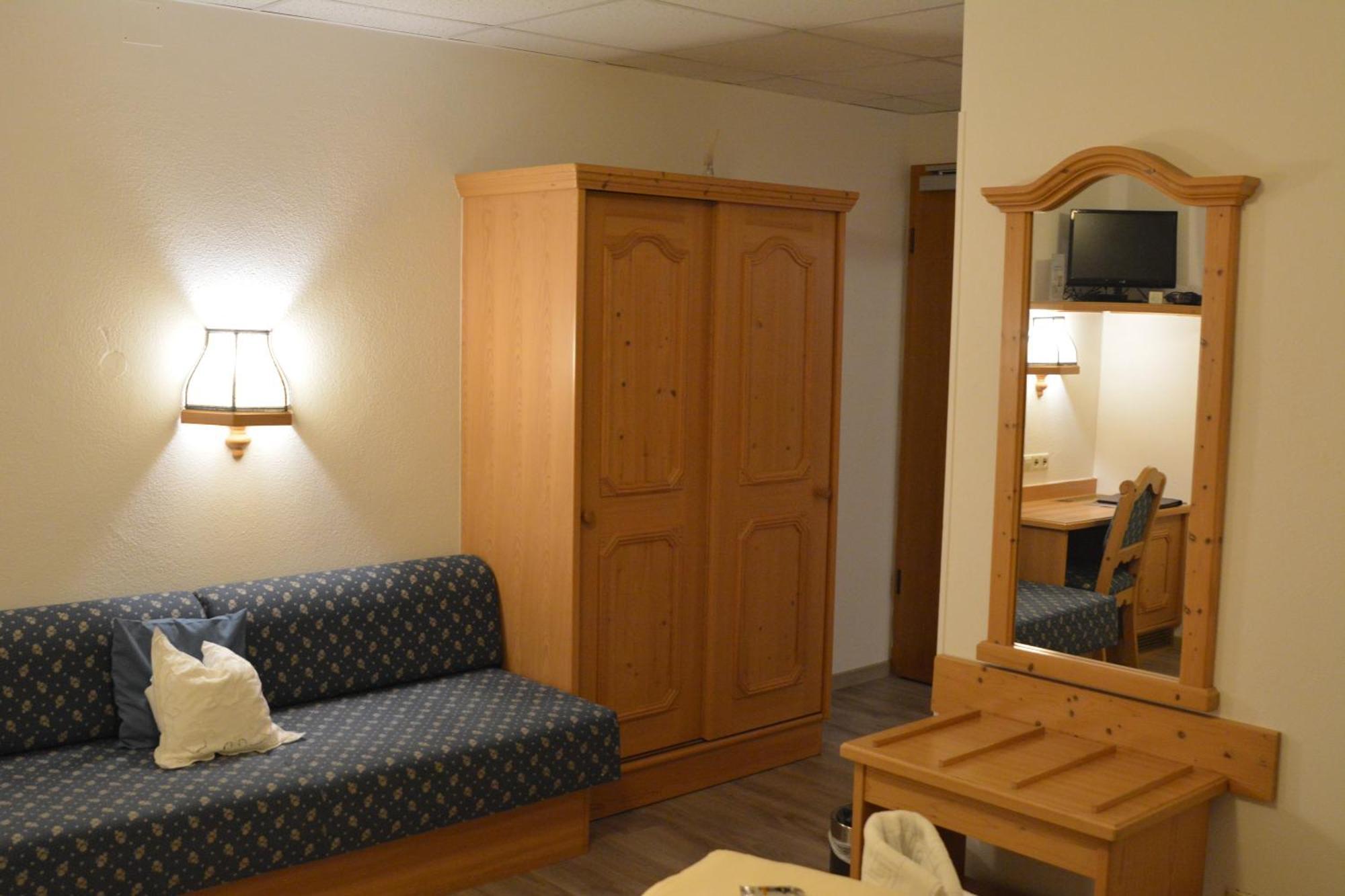Hotel-Gasthof Zur Rose Weißenhorn Szoba fotó