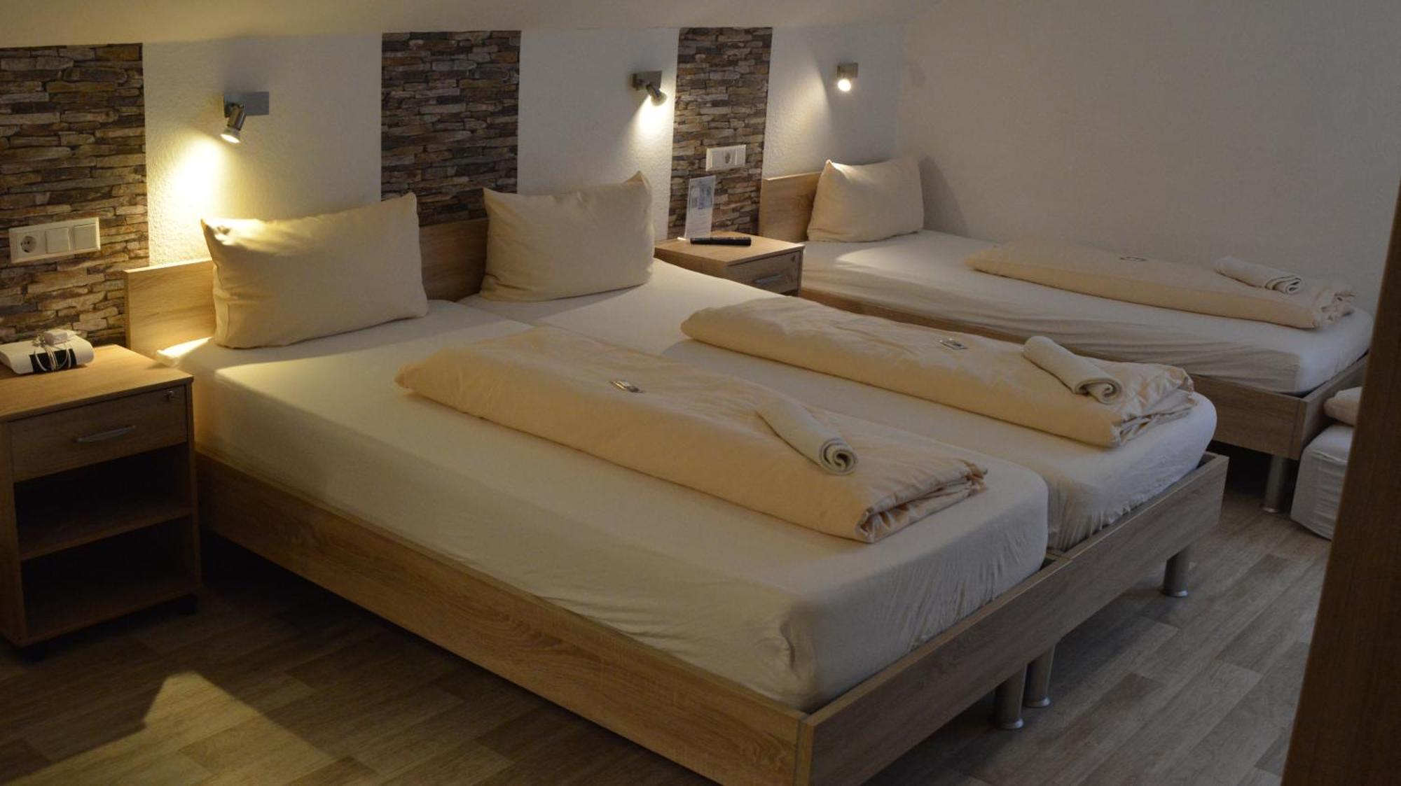 Hotel-Gasthof Zur Rose Weißenhorn Szoba fotó