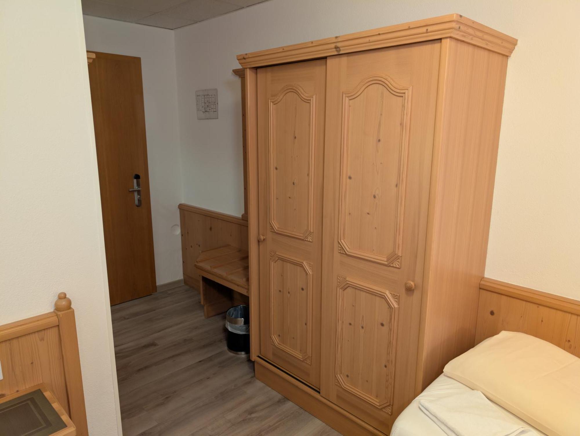 Hotel-Gasthof Zur Rose Weißenhorn Szoba fotó