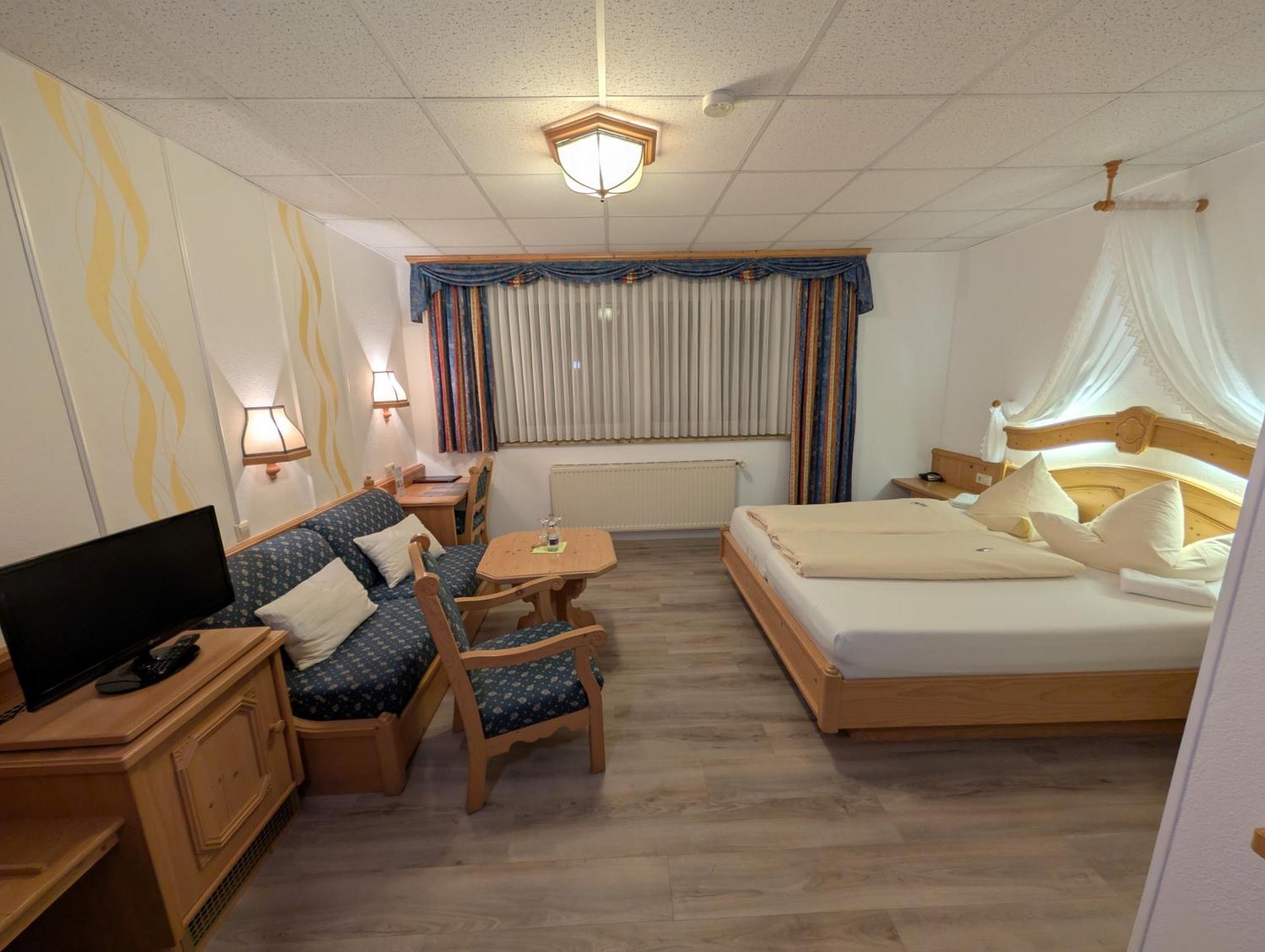 Hotel-Gasthof Zur Rose Weißenhorn Szoba fotó