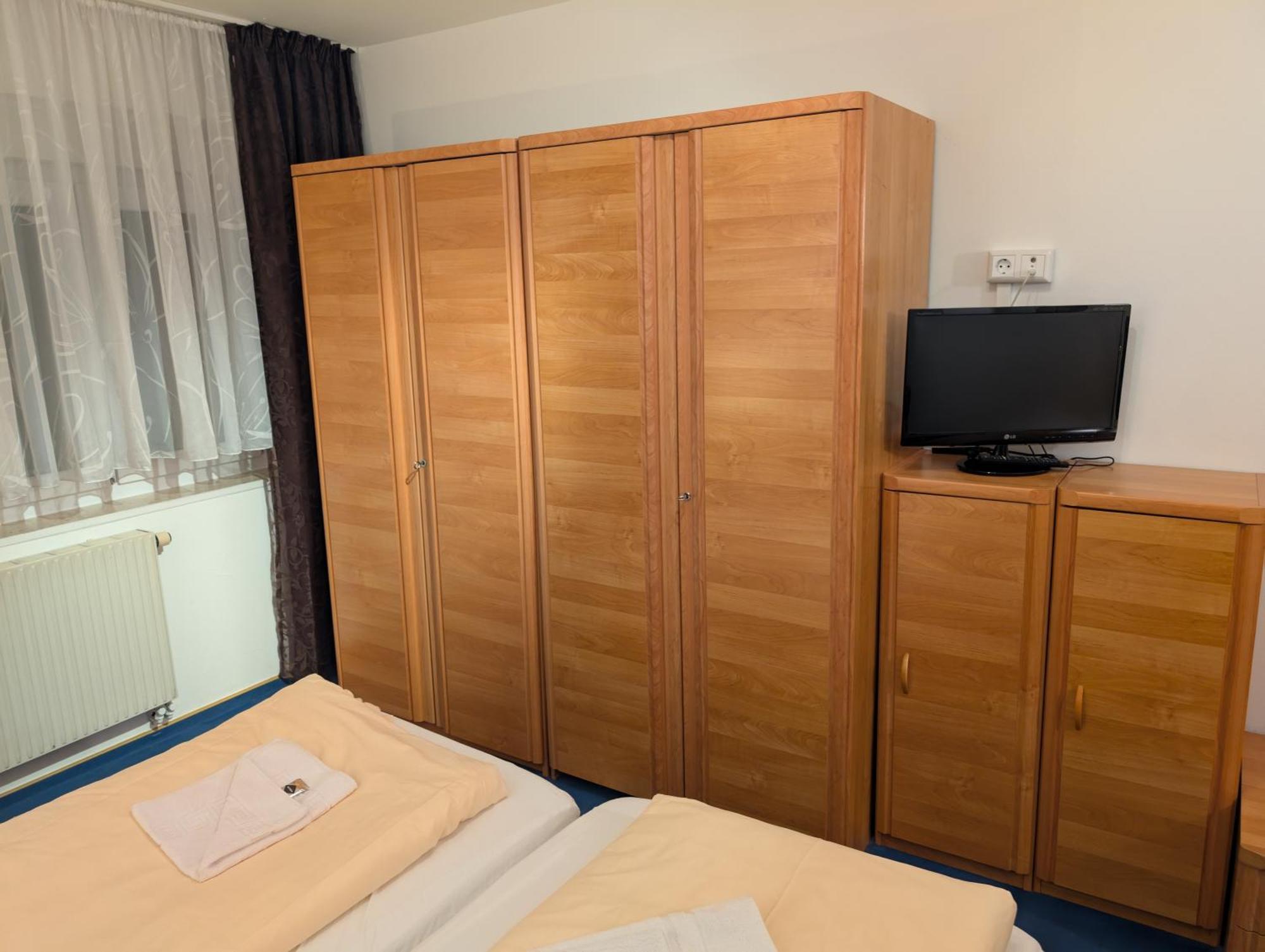 Hotel-Gasthof Zur Rose Weißenhorn Szoba fotó
